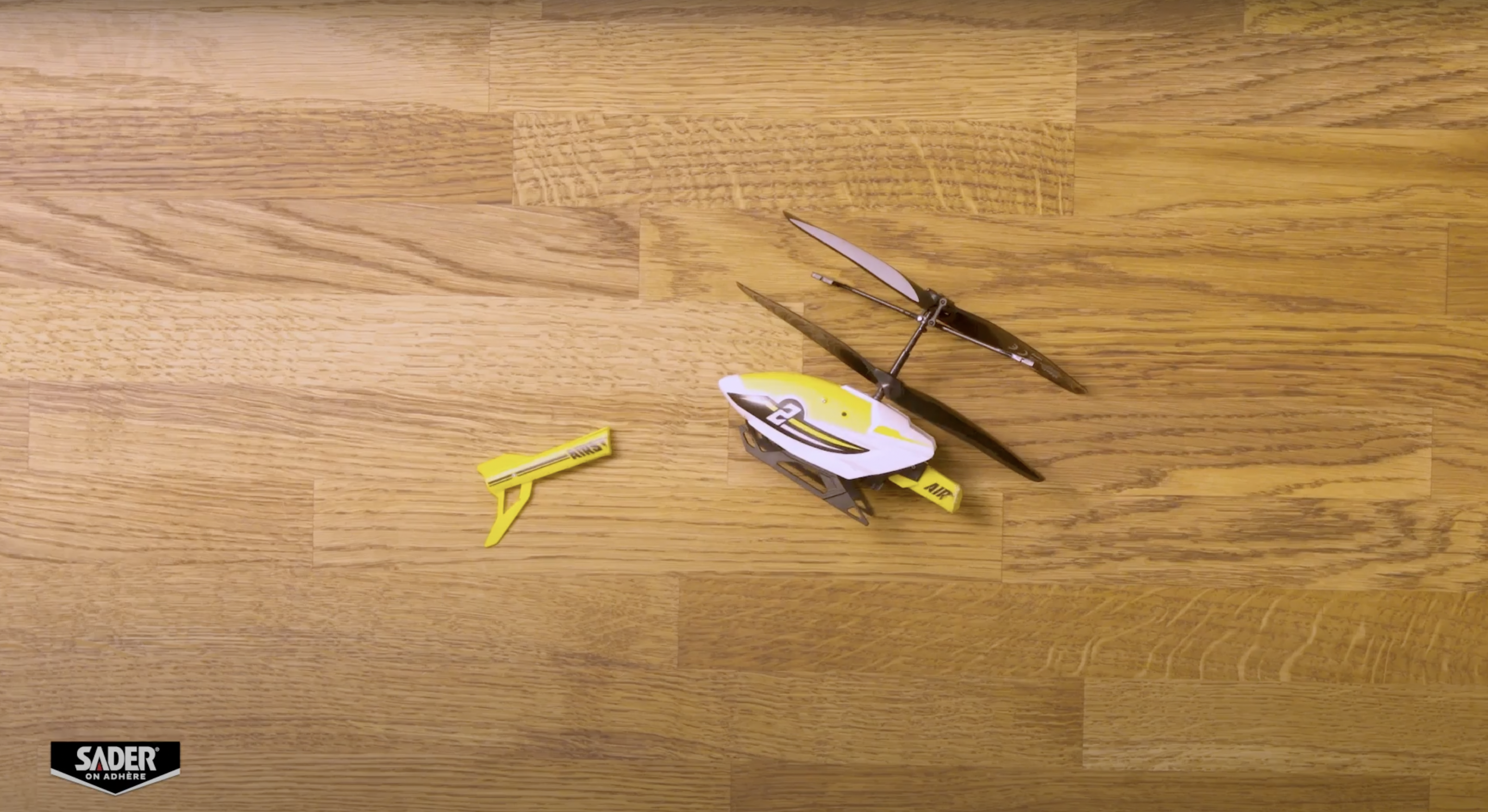 Sader, comment réparer du plastique rigide avec de la colle