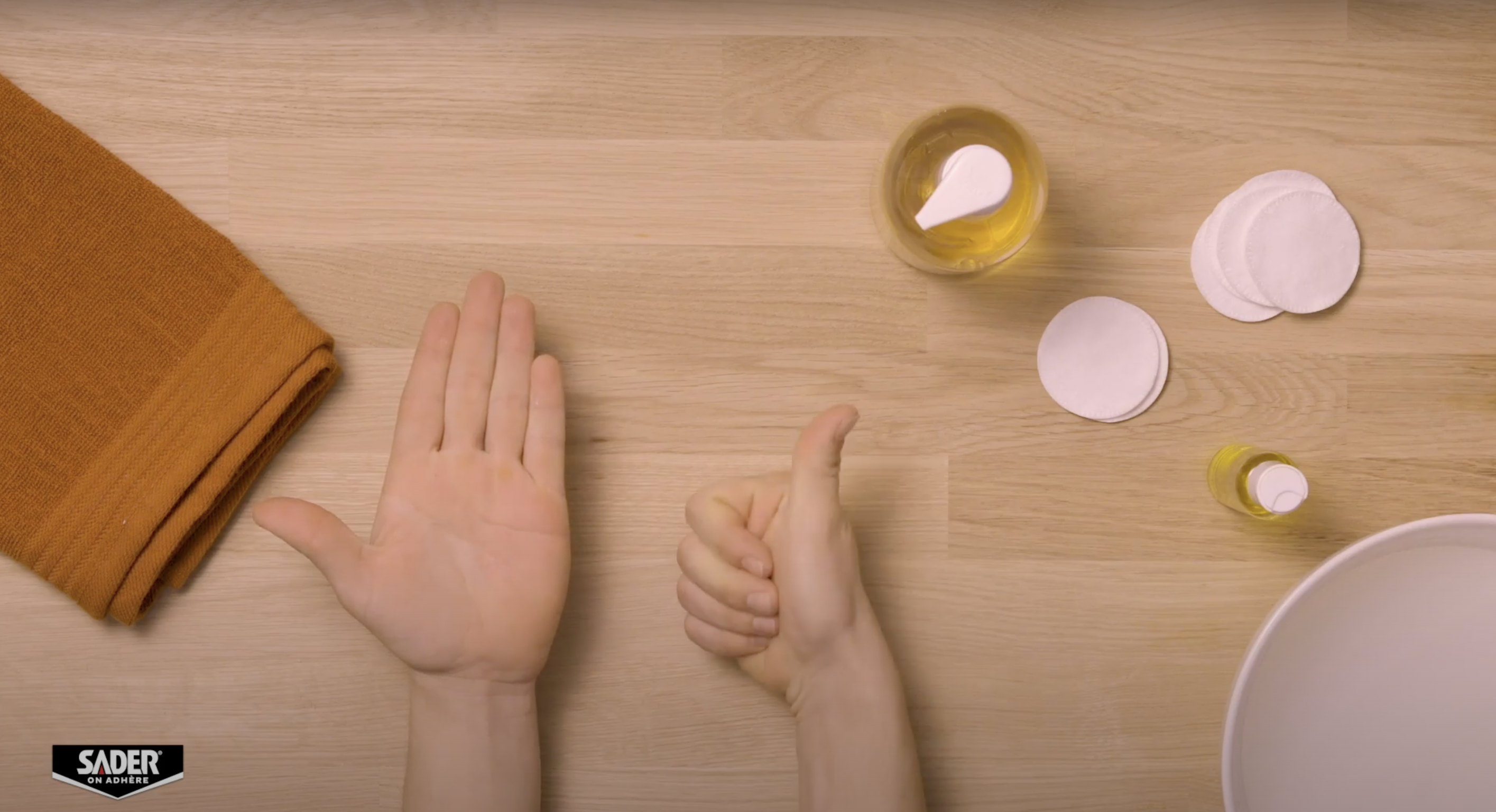 Sader, comment enlever de la colle forte sur les doigts