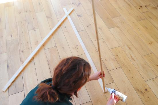 diy-tuto-sader-cabane-exterieur-enfant-tipi-coller-fixer-6