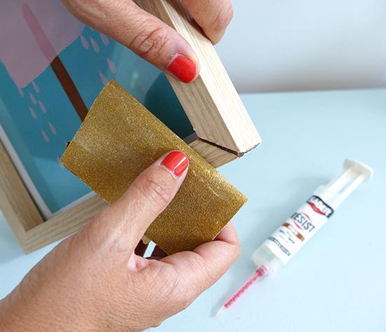 Comment réparer un cadre a photos en bois avec votre colle Resist Bois etape 5