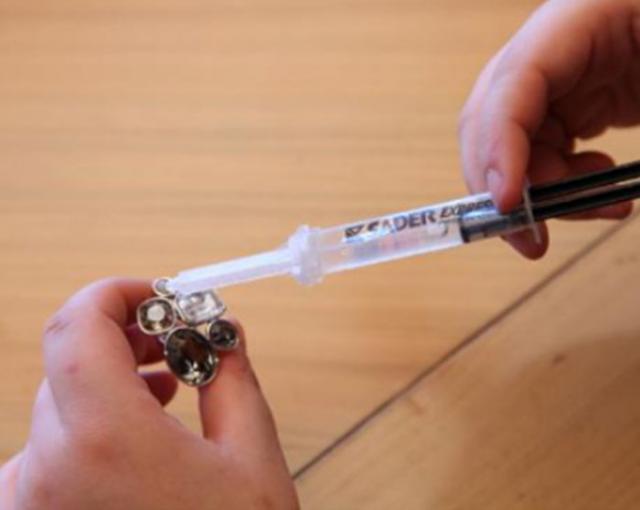 Sader colles bi-composantes ultra résistantes illustration